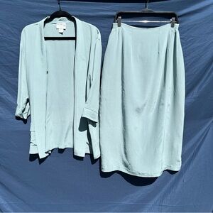 100% Silk Vintage Carol Patterson Large Midi Skirt Suit/Cardigan natural fibers